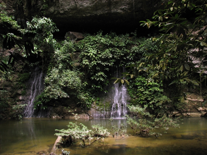 Paku waterfall