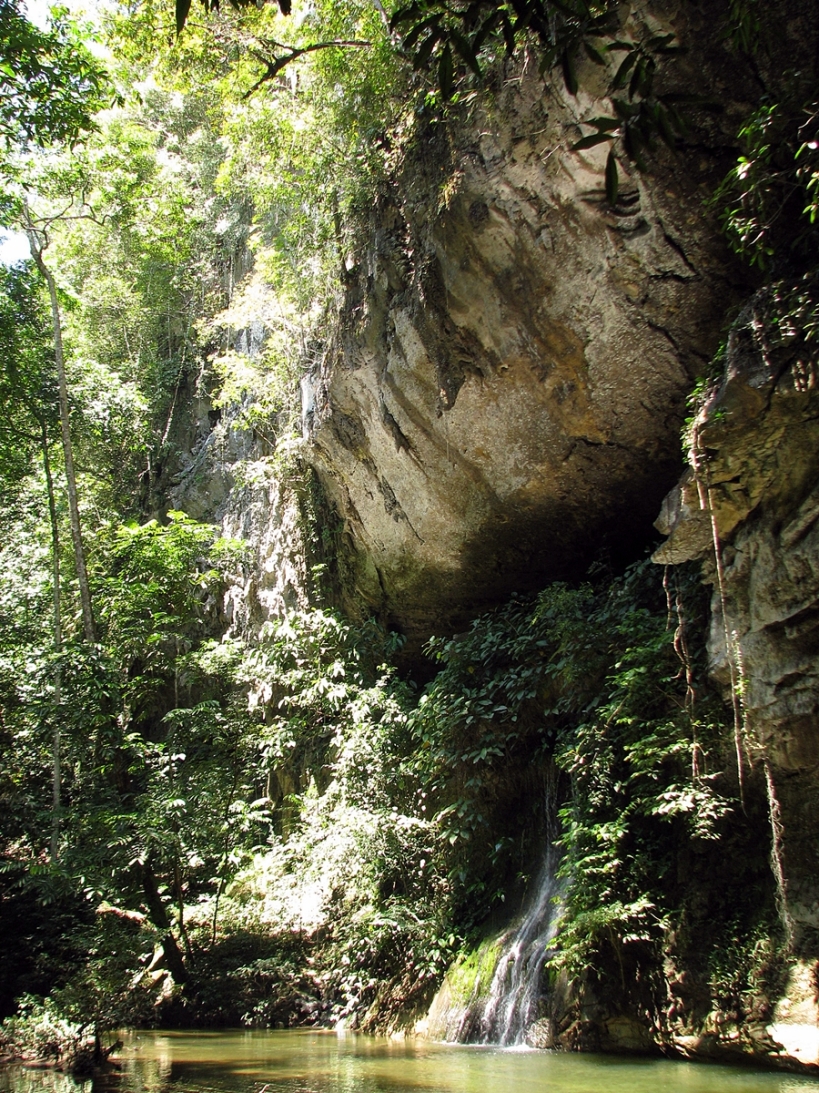 Paku waterfall